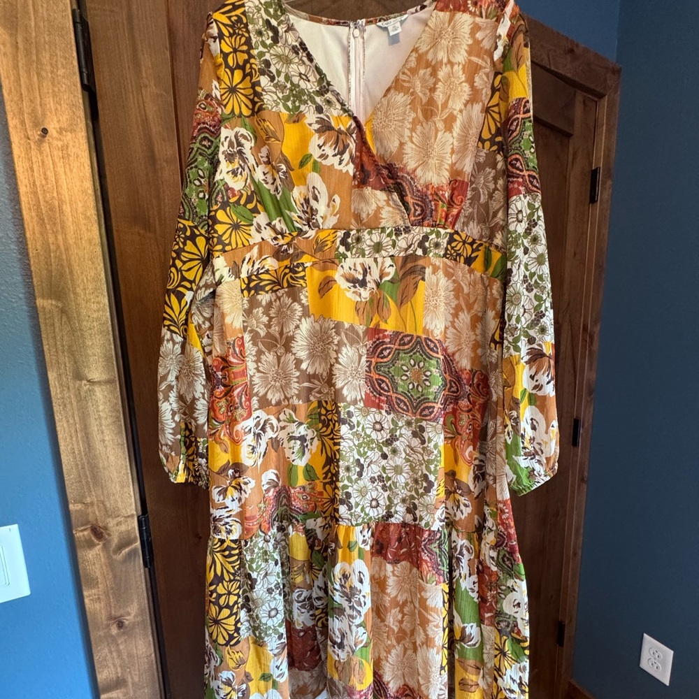 Long maxi dress. Perfect for fall. XL v-neck. Long sleeve. Ruffle at shoulder.